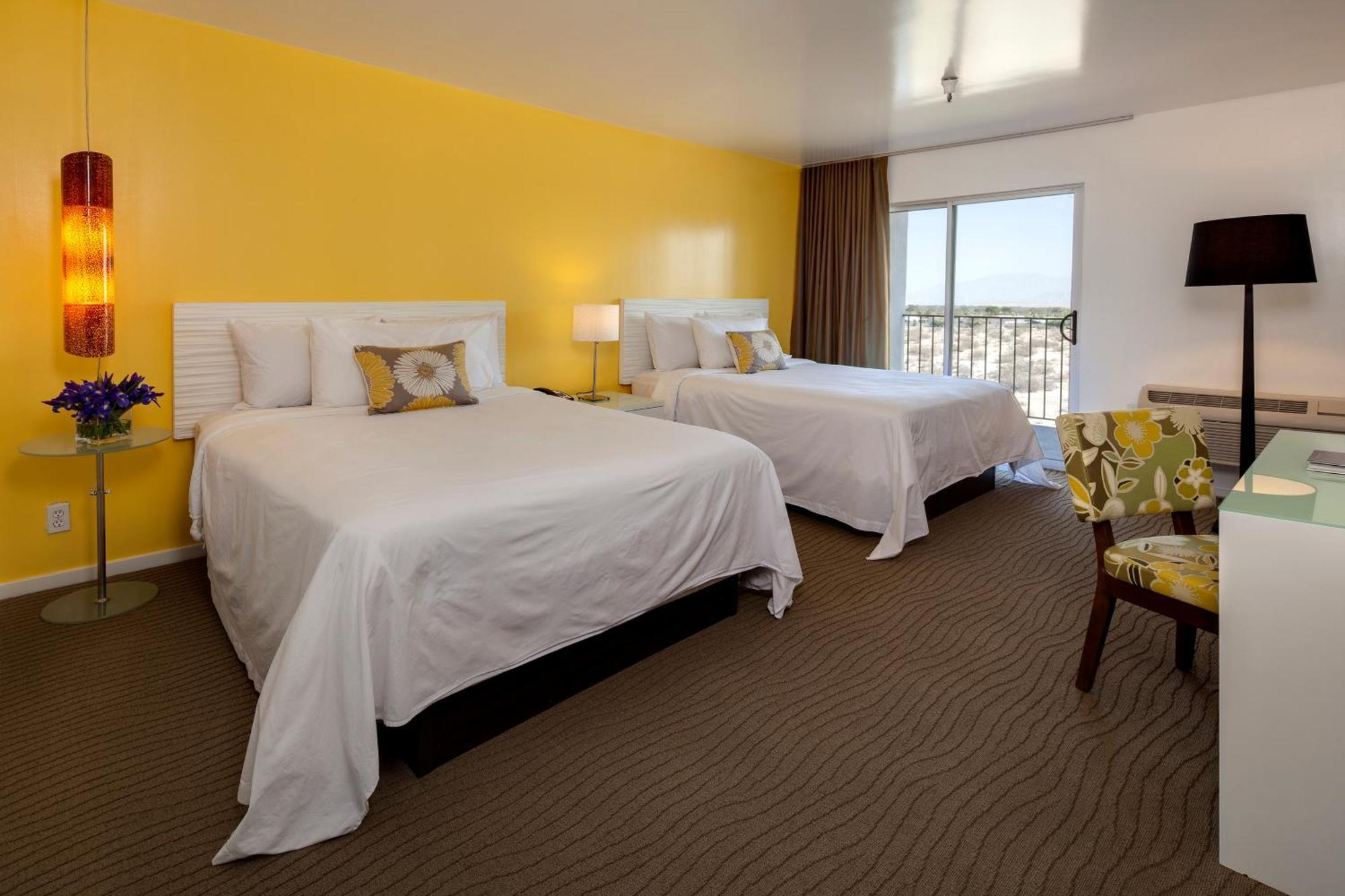 Queen Room with Two Queen Beds,744058645:JPEG